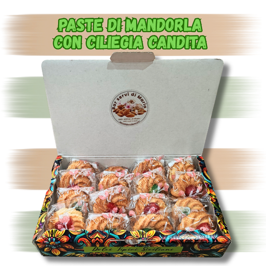 Almond biscuits with candied cherry
